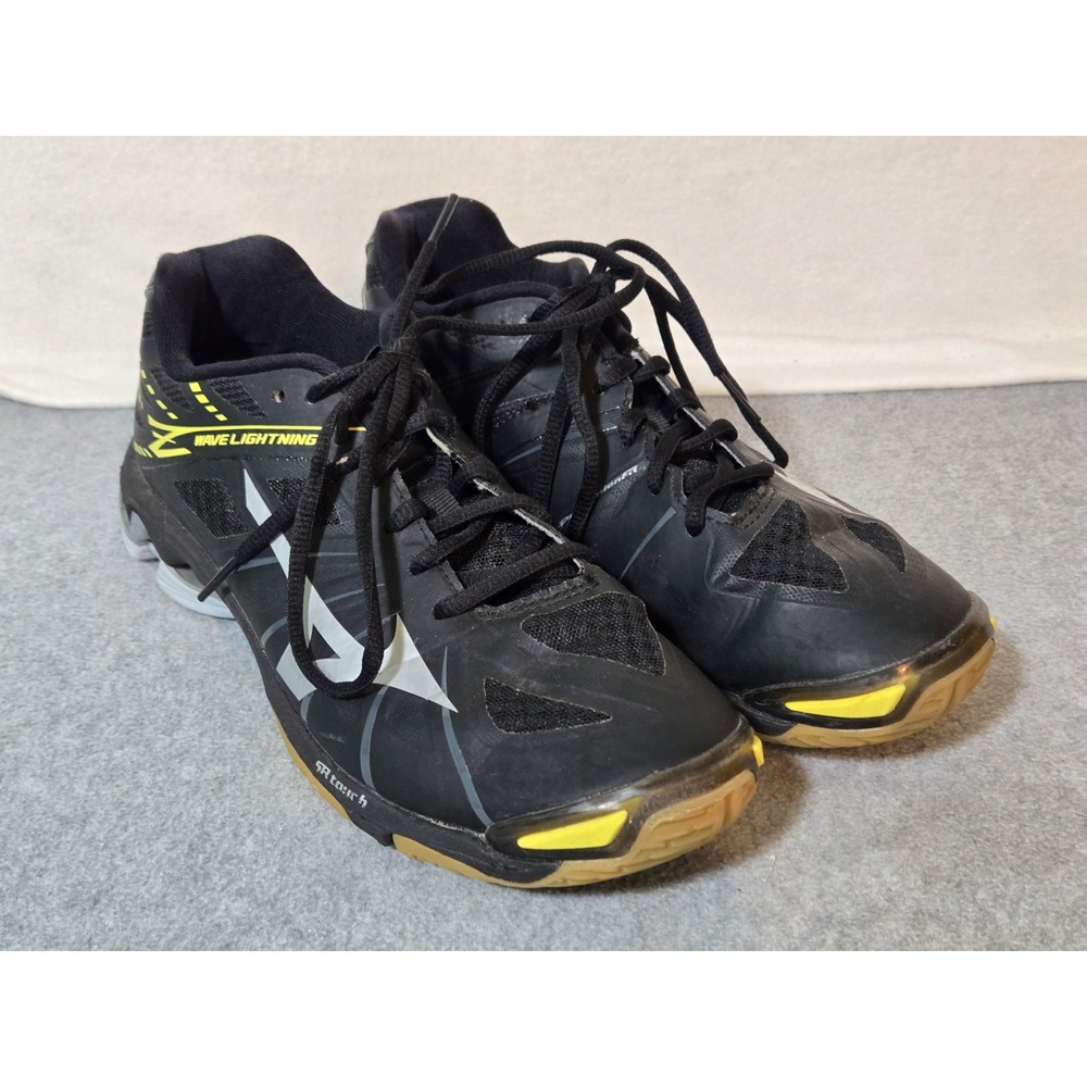 Mizuno Womens Wave Lightning Z2 Black Volleyball Shoes, Size: 9 Court Sneakers